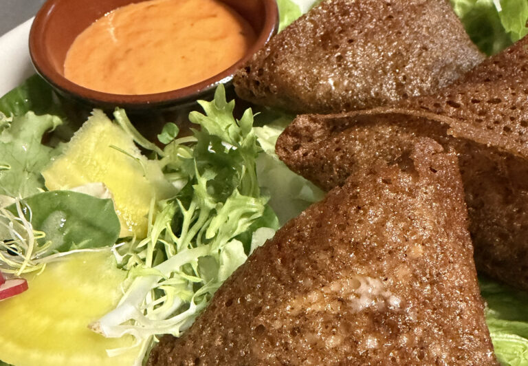 A Larressingle le restaurant crêperie vous propose ses Tapas servis à l'assiette.